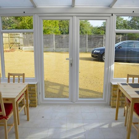 Winston Guesthouse Bicester Eksteriør billede
